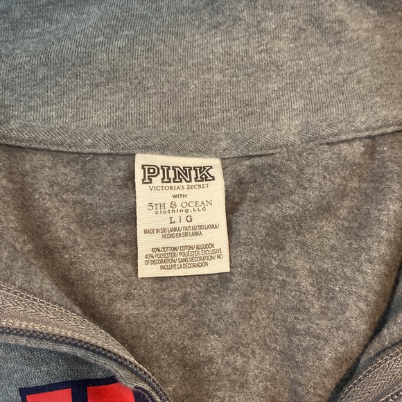 University of Dayton Pullover - Picture 2 of 3